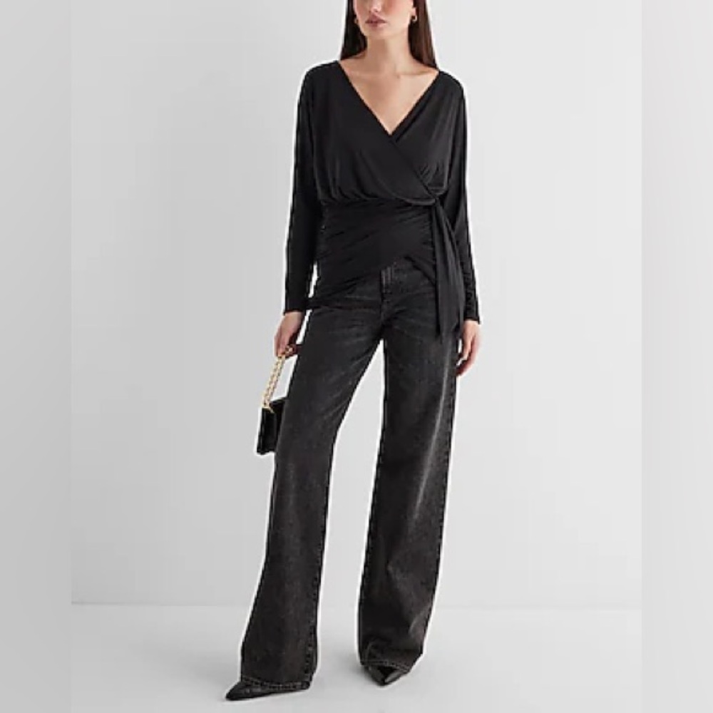 NWT Skimming V-neck Surplice Tie Waist Top (Black)